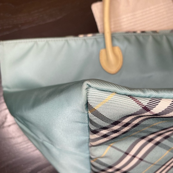 💯 authentic Burberry Blue Label tote with COA and purse kit - Picture 11 of 14